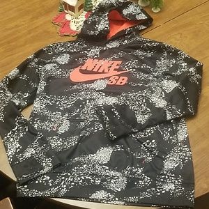 *Closet Clear Out* Nike SB Athletic Hoodie